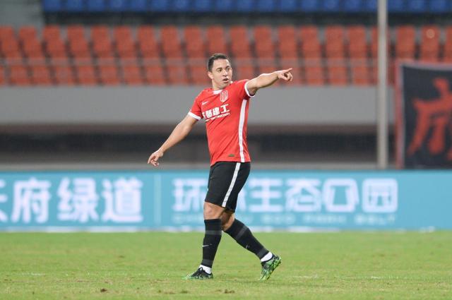 皇冠体育平台-【中超】罗慕洛角球破门+半场吊射 成都2比1泰山